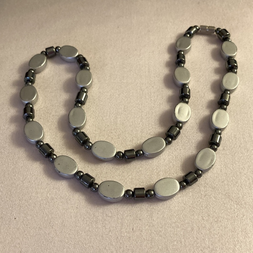 Brushed Silver Oval Flat & Glossy Round Barrel Hematite Beaded Necklace